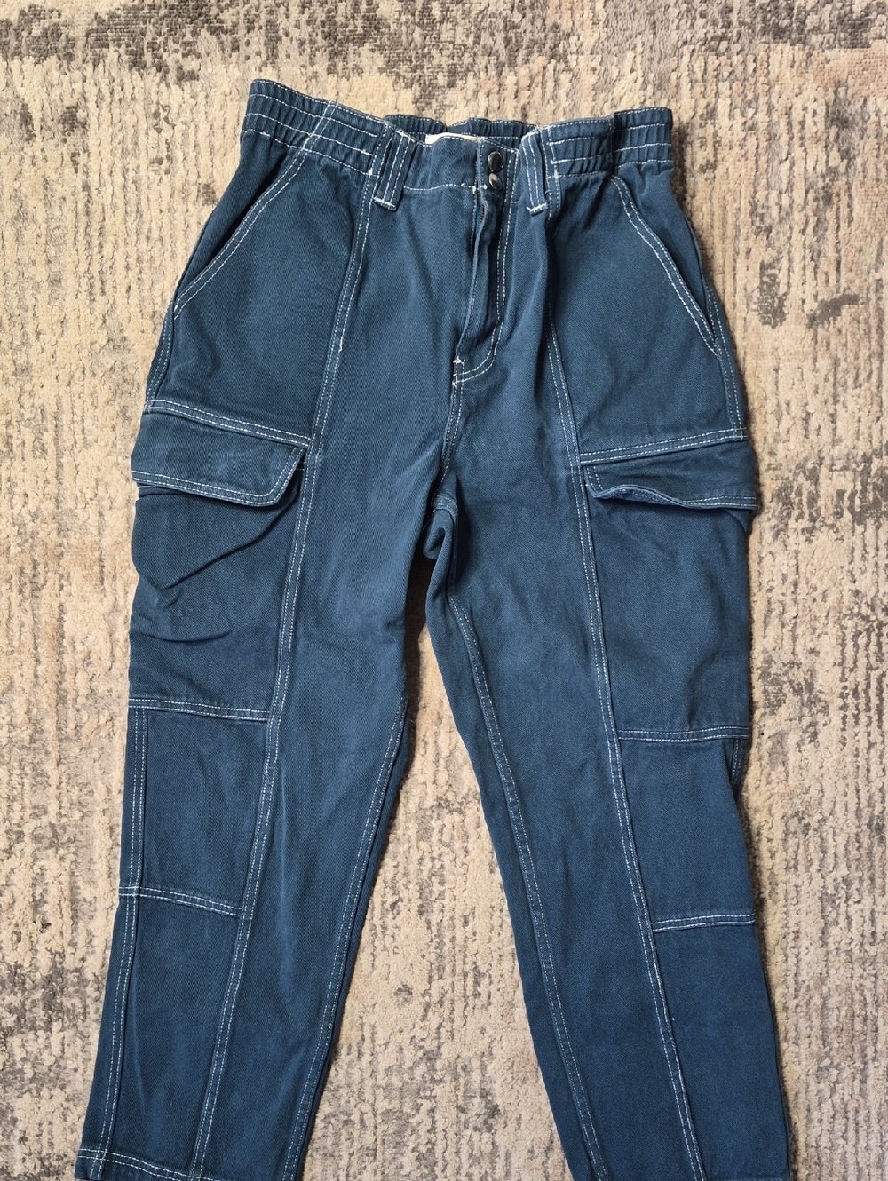 PacSun Women's Blue Cropped Cargo Jeans Size Large, Stretchy Waist, Dark Blue